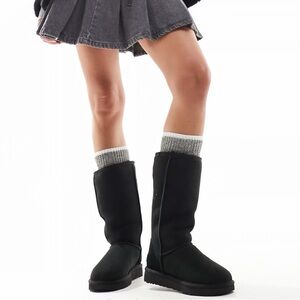 UGG Classic tall II boots in boots in black Size 1